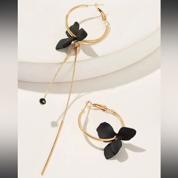 Anthropologie Jewelry - Bohemian flower hoop earrings A366